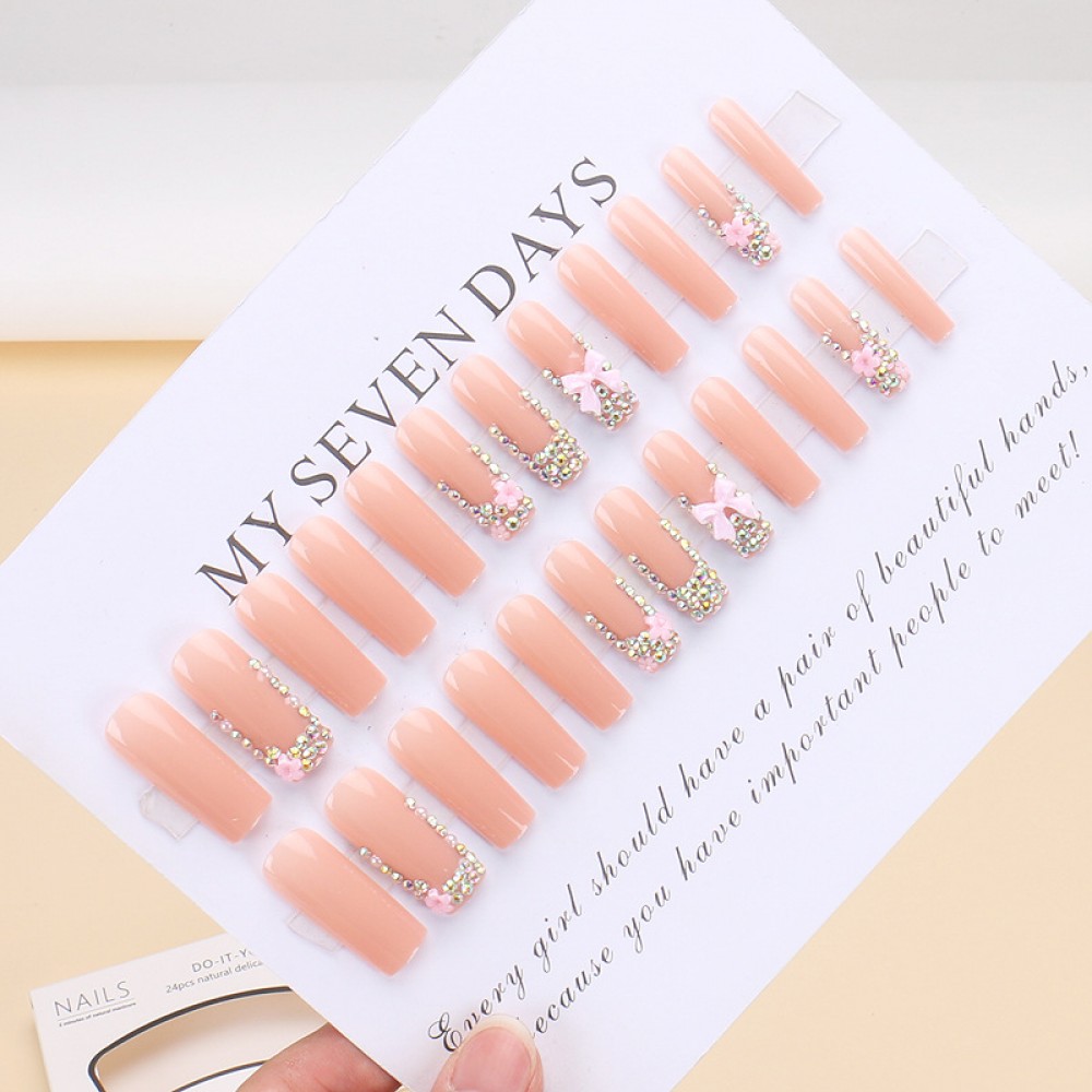 Sparkling diamond Queen Press On Nails 24PCS